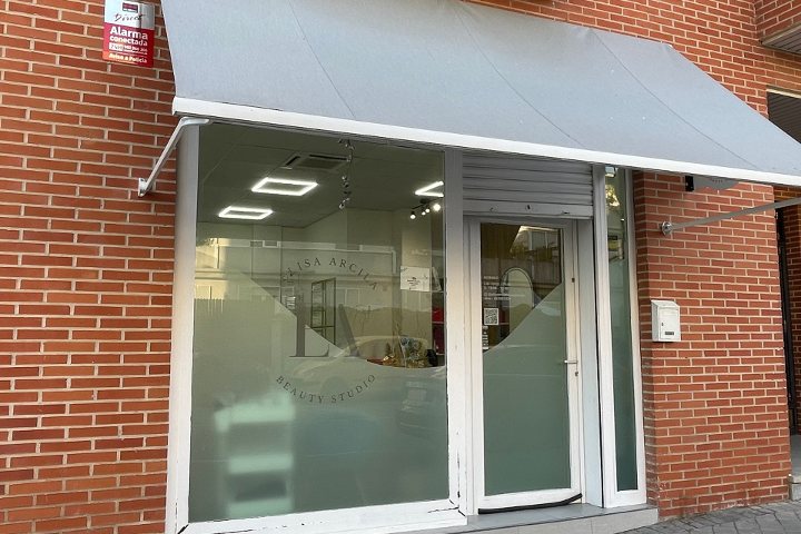 Fachada de Elisa Arcila Beauty Studio en Calle Garabay